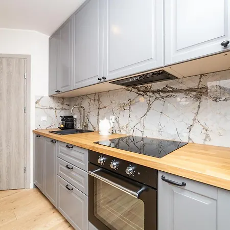 Pobookowane River View *