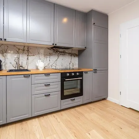 Pobookowane River View *