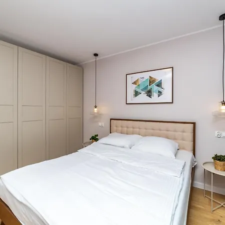 Pobookowane River View *