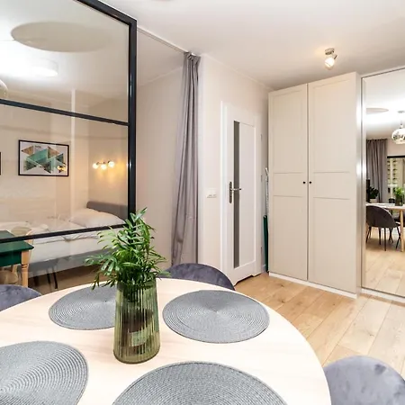 Pobookowane River View