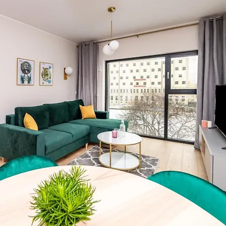 Pobookowane River View