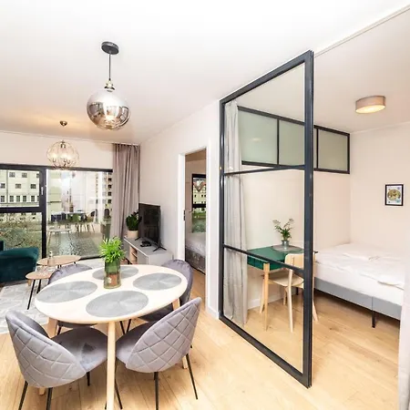 Pobookowane River View