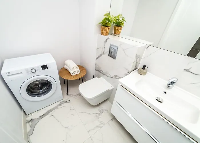 Pobookowane River View