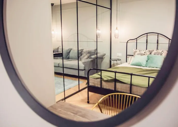 Pobookowane River View