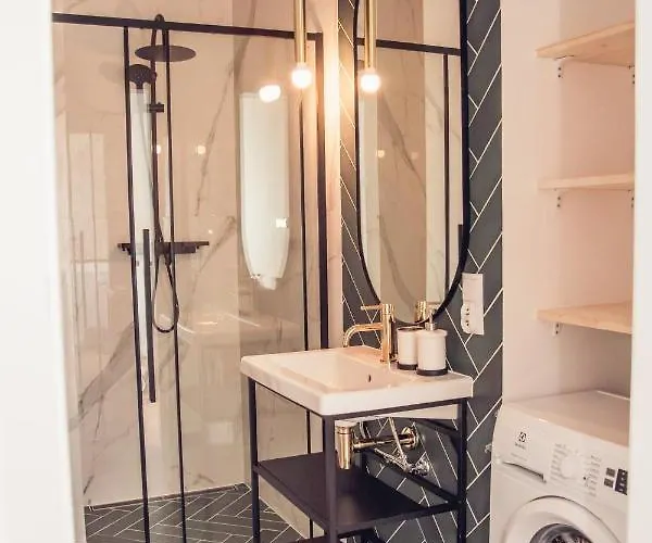 Pobookowane River View *